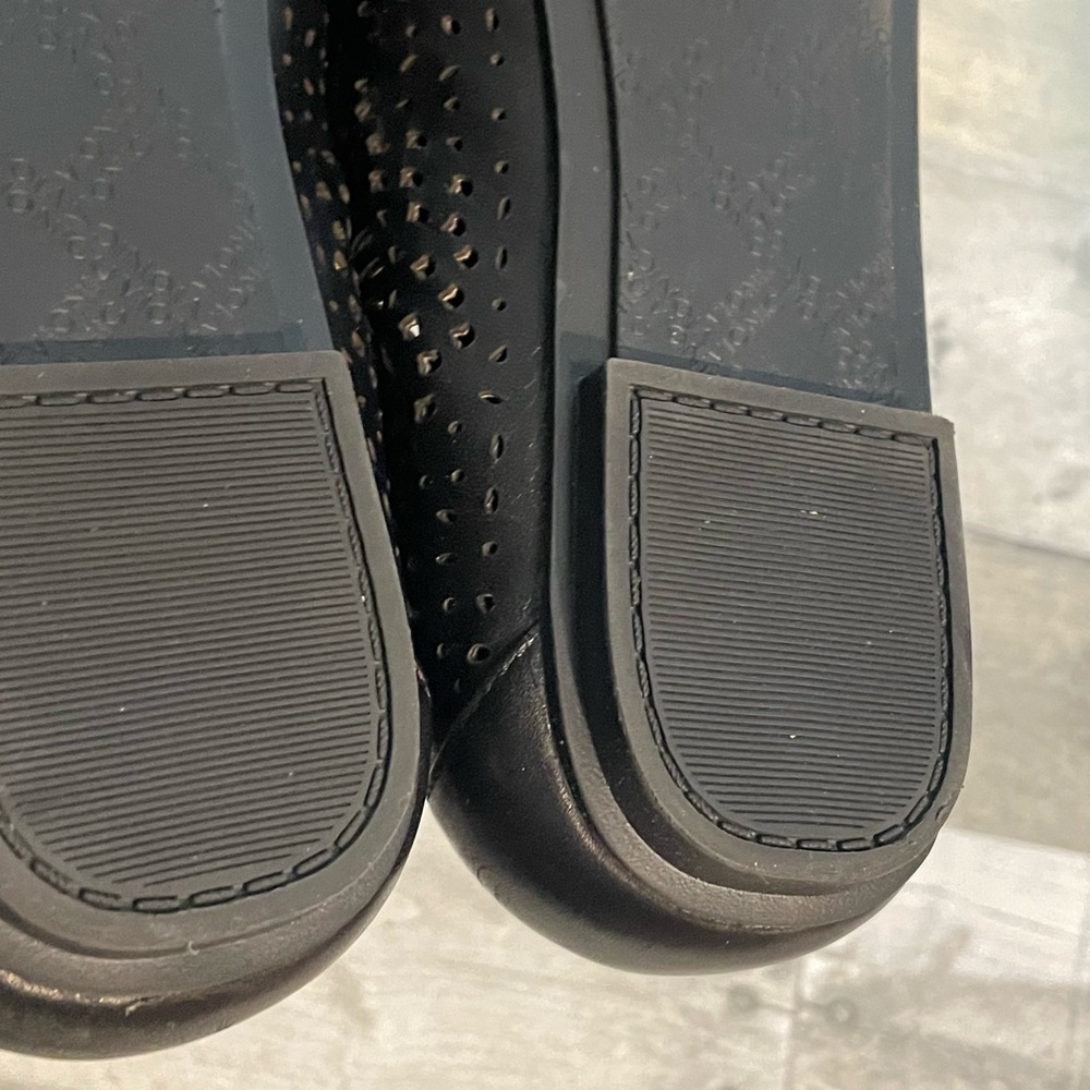 Vionic black Shoes - Picture 15 of 16